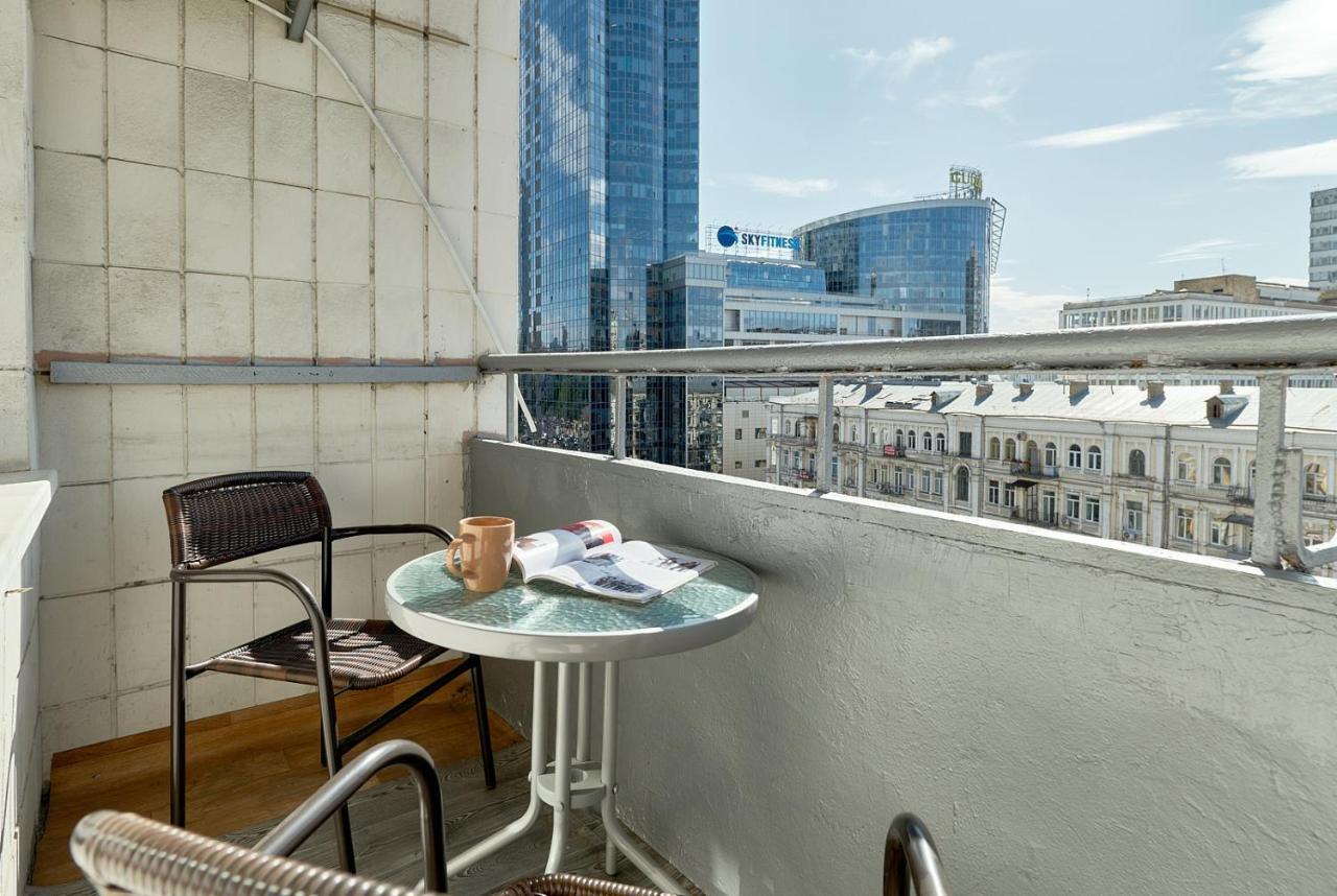 B11-35 NEW TWO SEPARATE BEDROOMS IN CENTER CITY- BALCONNY WITH EXCELLENT VIEW ON GULLIVER MALL - PALACE OF SPORTS - Baseina Street, 11 Kiew Exterior foto