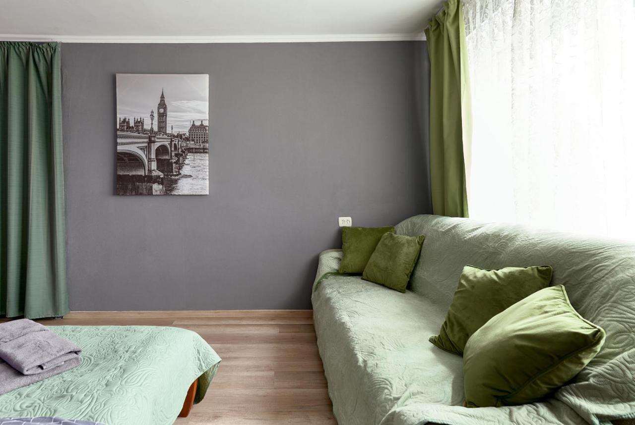 B11-35 NEW TWO SEPARATE BEDROOMS IN CENTER CITY- BALCONNY WITH EXCELLENT VIEW ON GULLIVER MALL - PALACE OF SPORTS - Baseina Street, 11 Kiew Exterior foto